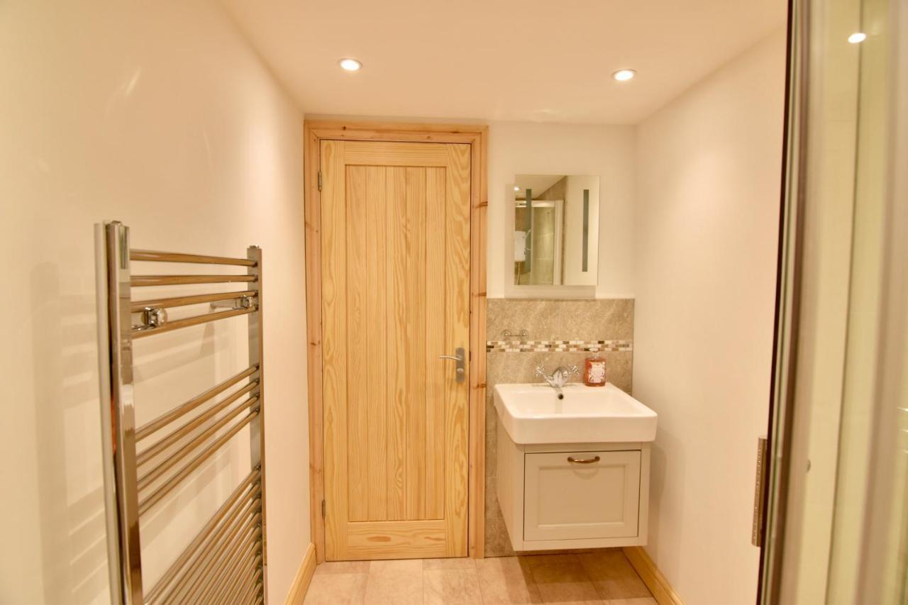 Spacious Cottage In The Village Of Wembury Екстериор снимка