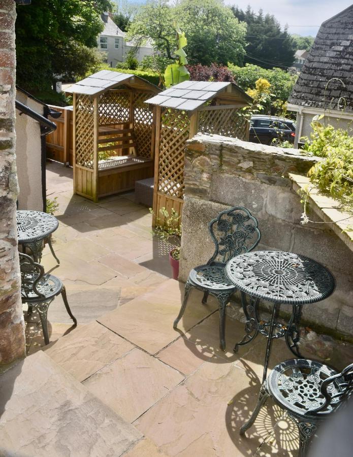 Spacious Cottage In The Village Of Wembury Екстериор снимка
