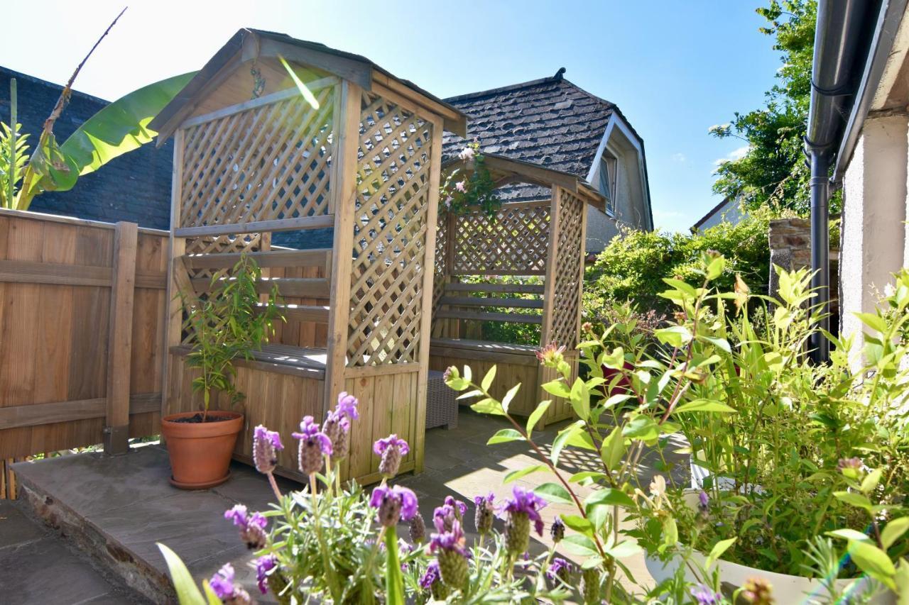 Spacious Cottage In The Village Of Wembury Екстериор снимка