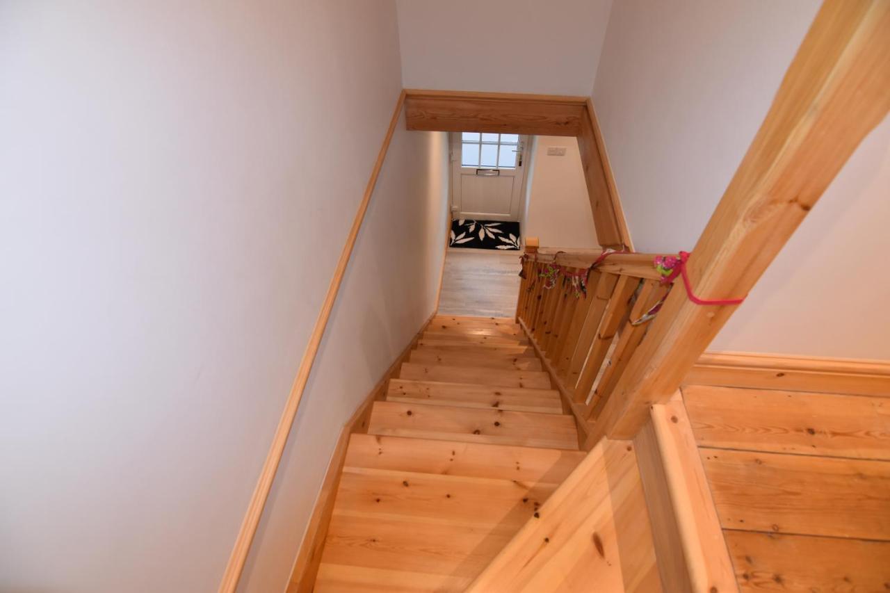 Spacious Cottage In The Village Of Wembury Екстериор снимка