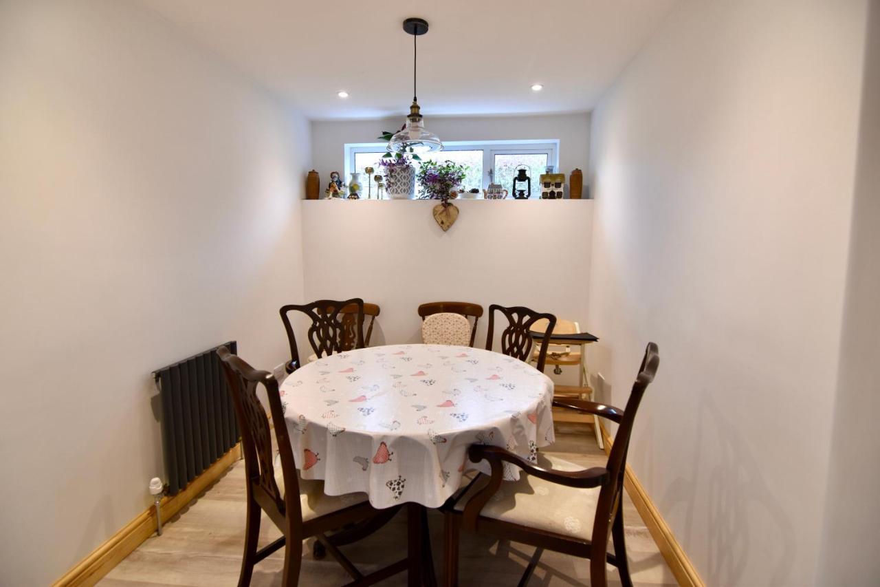 Spacious Cottage In The Village Of Wembury Екстериор снимка