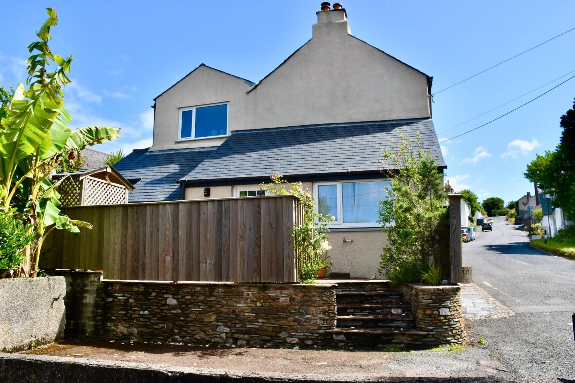 Spacious Cottage In The Village Of Wembury Екстериор снимка