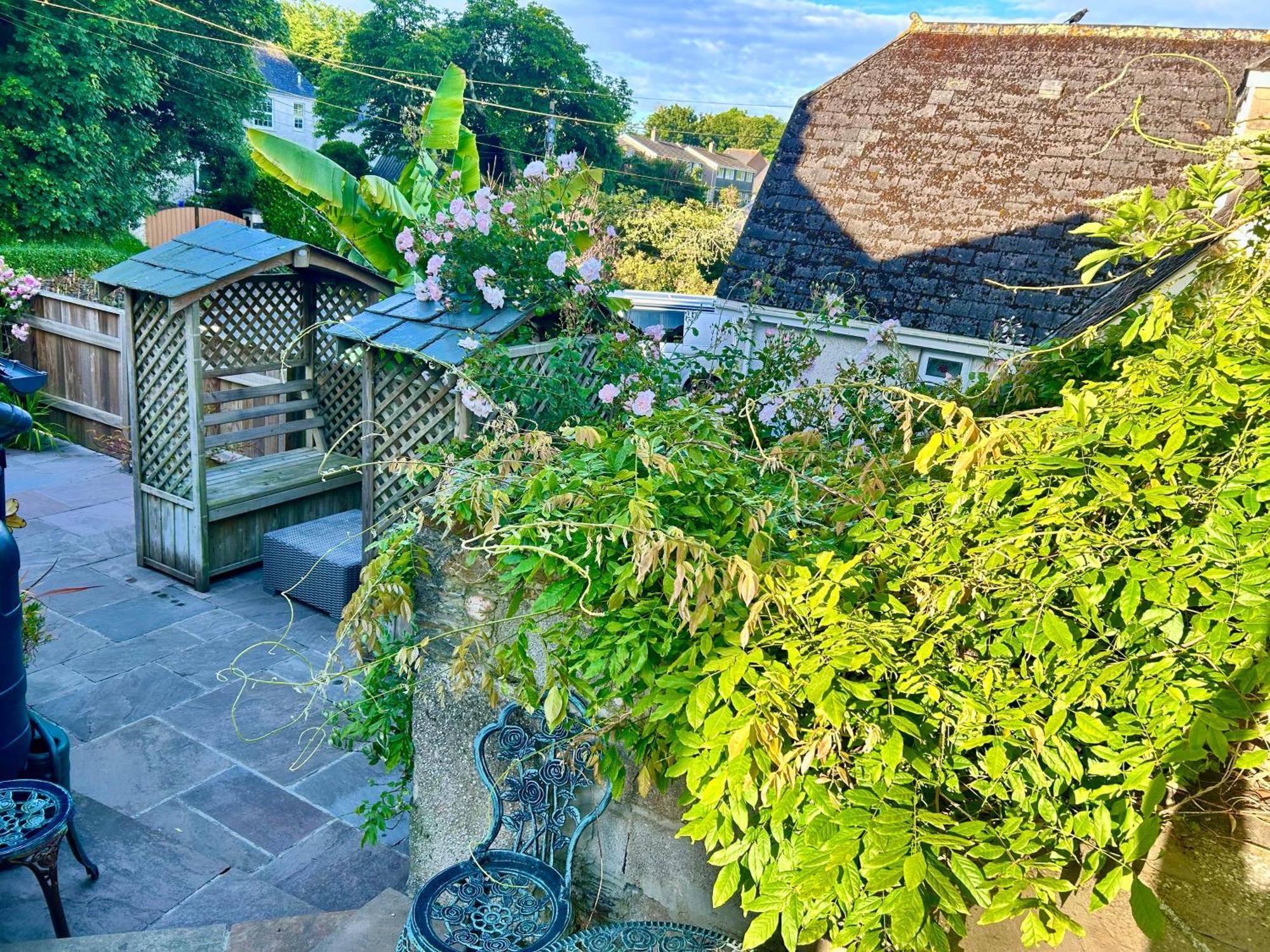 Spacious Cottage In The Village Of Wembury Екстериор снимка